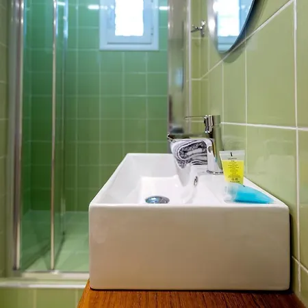 The Mezzanine * Korfu